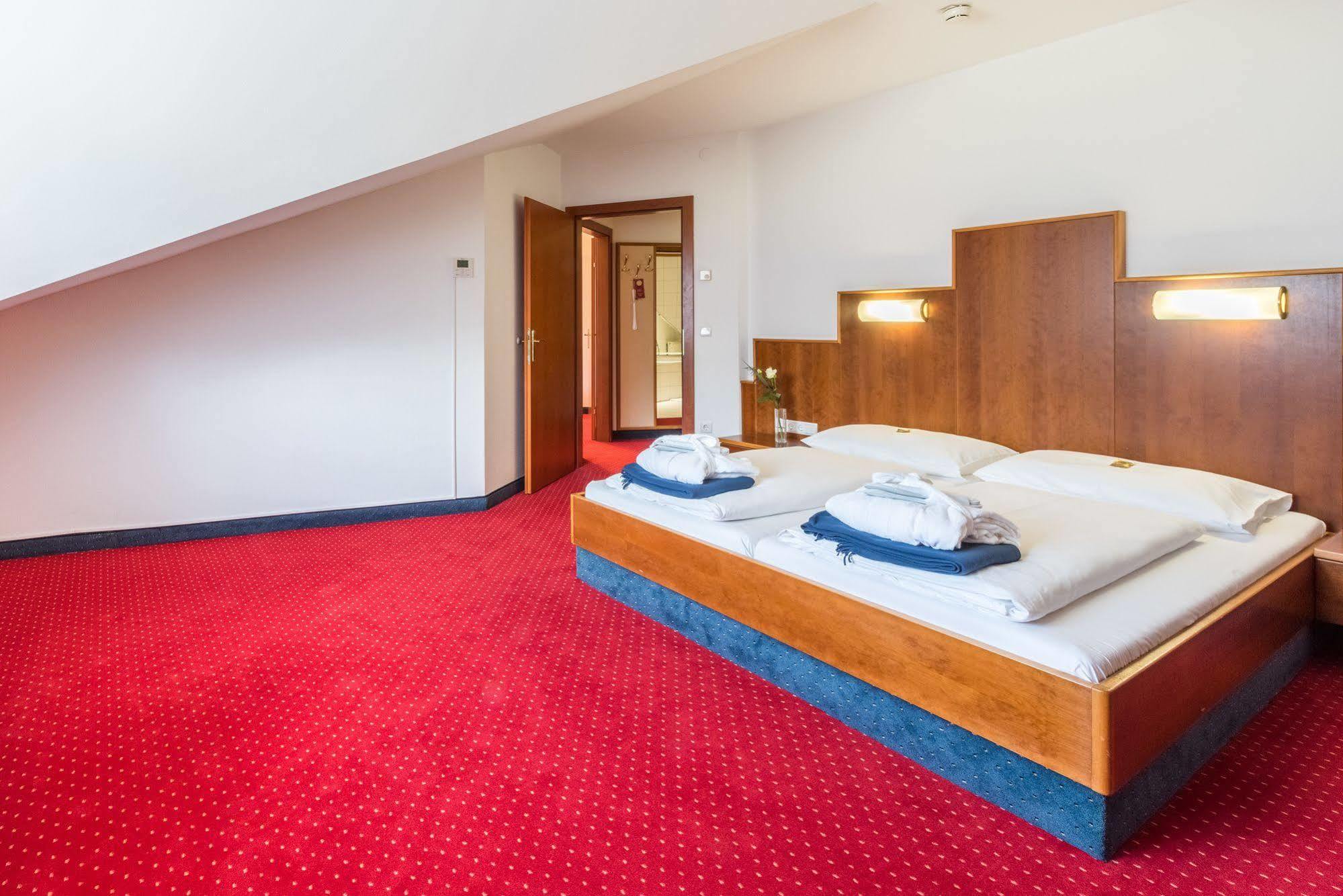 Hotel Paradies Graz Extérieur photo
